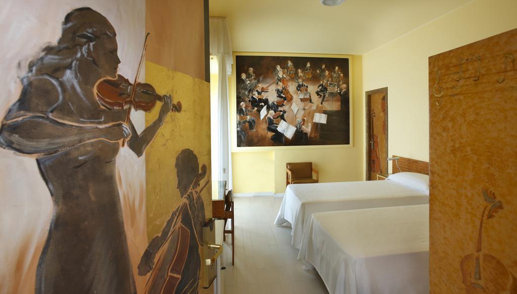 Hotel Alexander Museum Palace Pesaro Szoba fotó