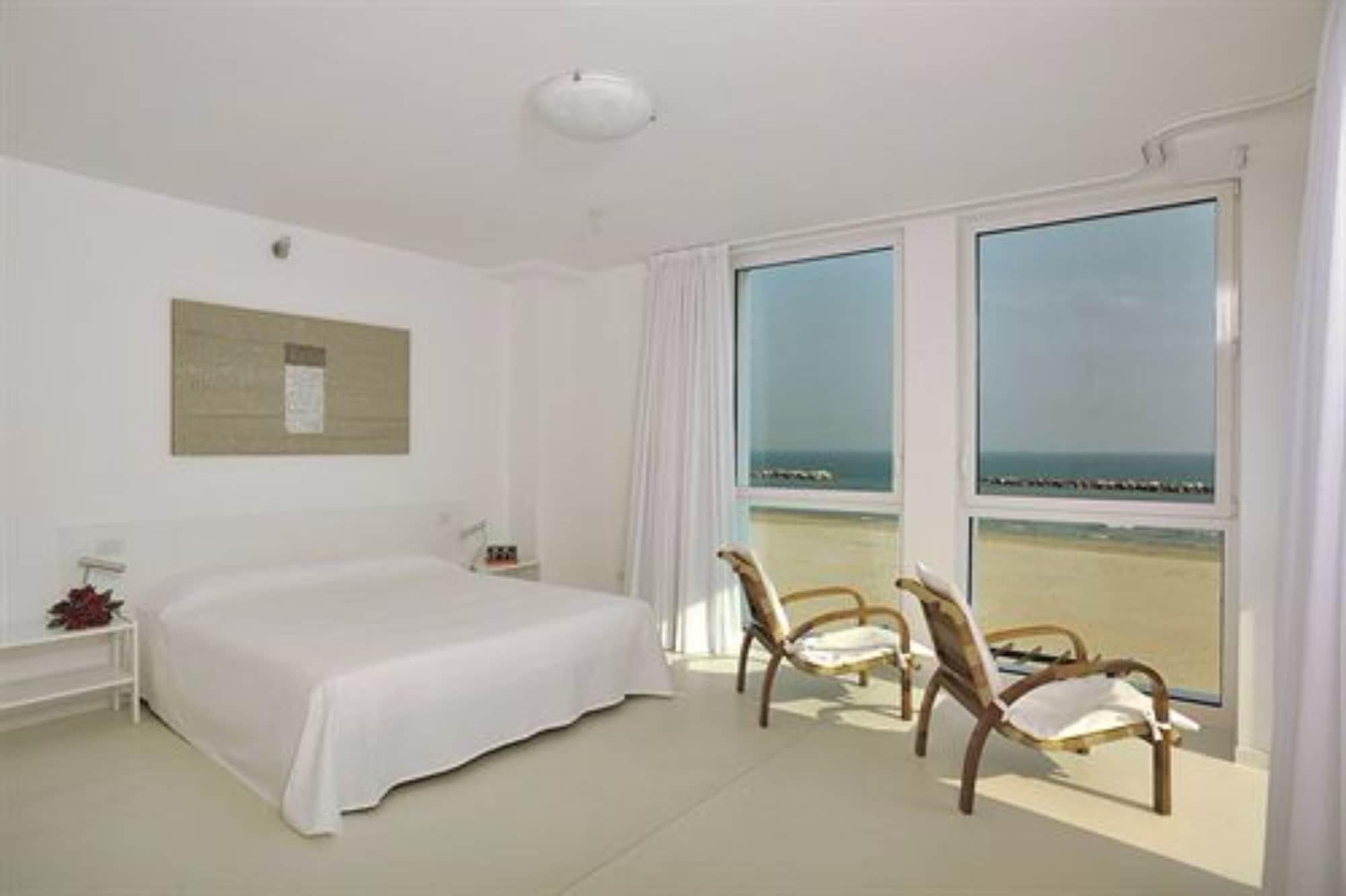 Hotel Alexander Museum Palace Pesaro Kültér fotó